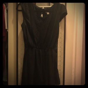 Black cap sleeve romper!